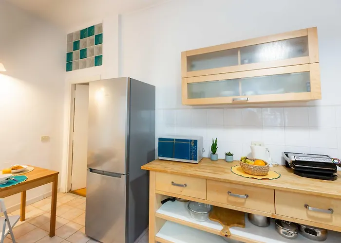 Casa Emiliani Ospedale San Camillo - Cale 09 * Рим